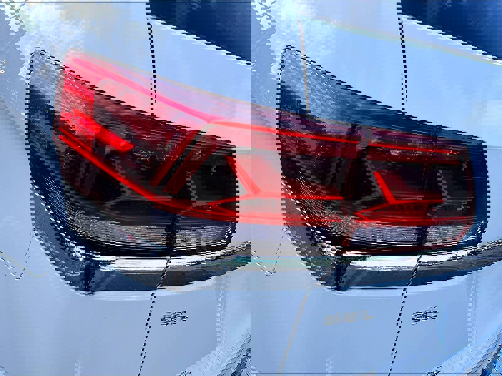 Used 2021 Volkswagen Atlas SEL Premium image 33