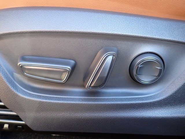 New 2025 Toyota Crown Signia image 16