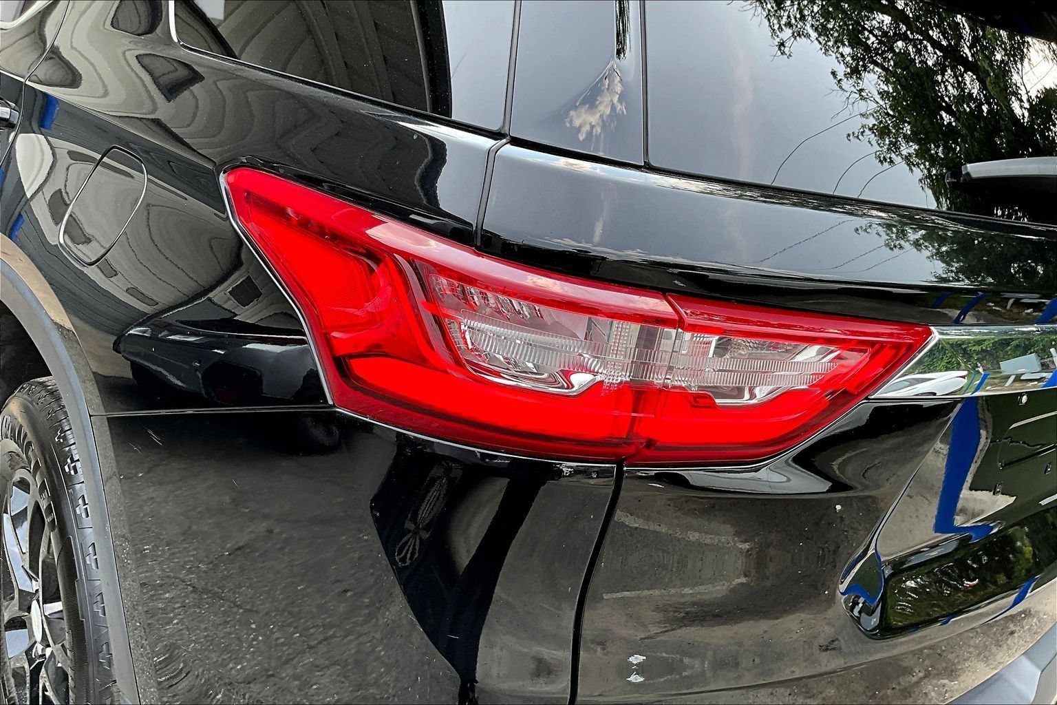 Used 2021 Chevrolet Traverse LS FWD image 22