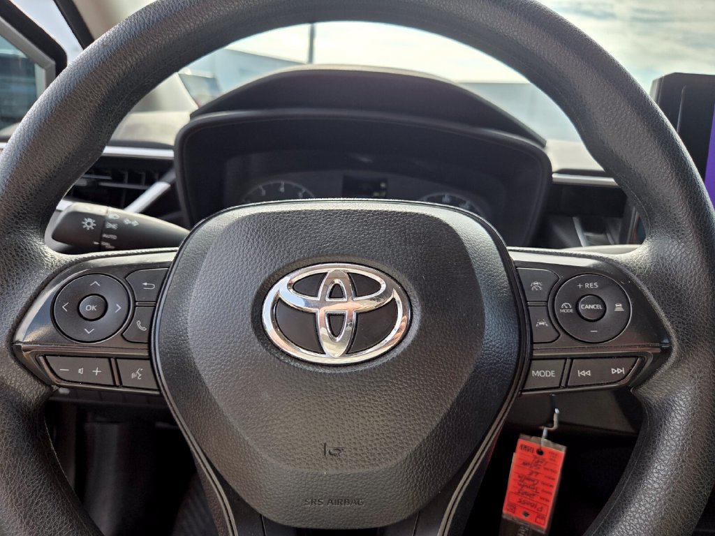Used 2025 Toyota Corolla LE FWD image 22