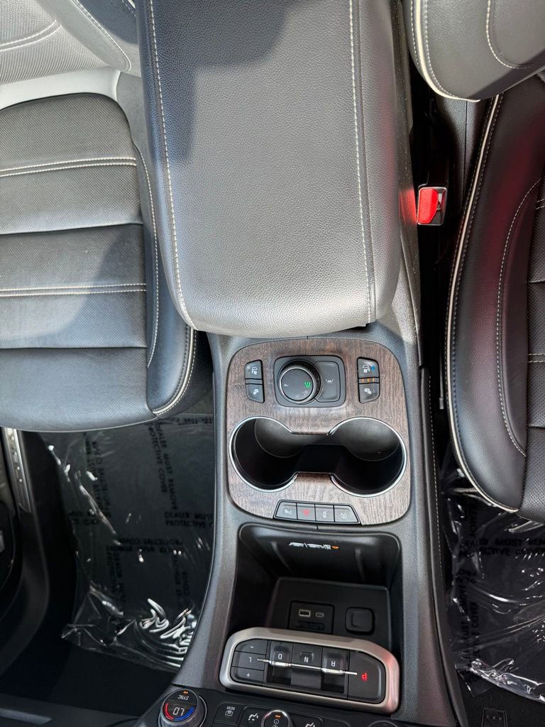 Used 2022 GMC Acadia Denali w/ Denali Ultimate Package FWD image 25