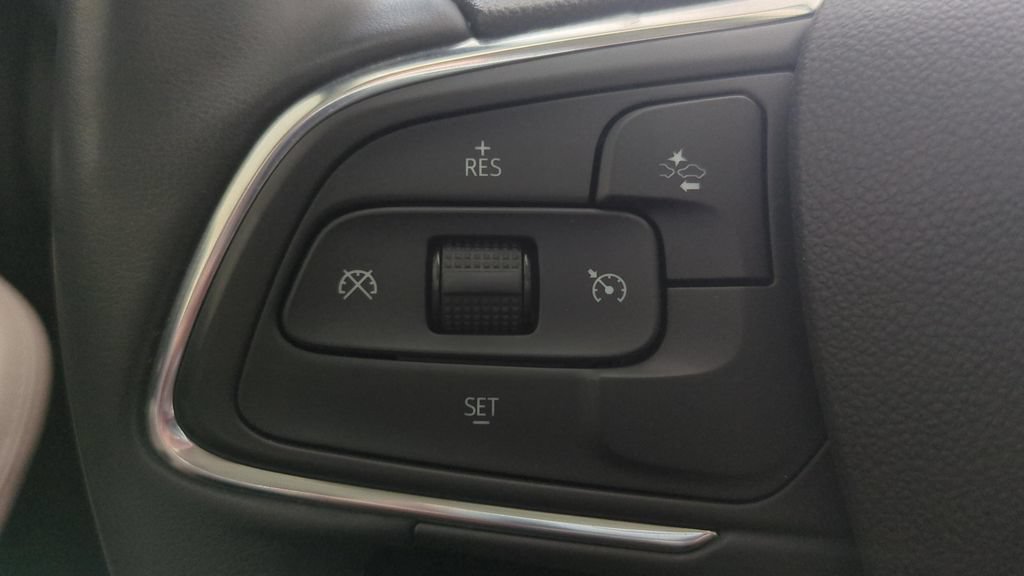 Used 2025 Buick Encore GX Sport Touring FWD image 18