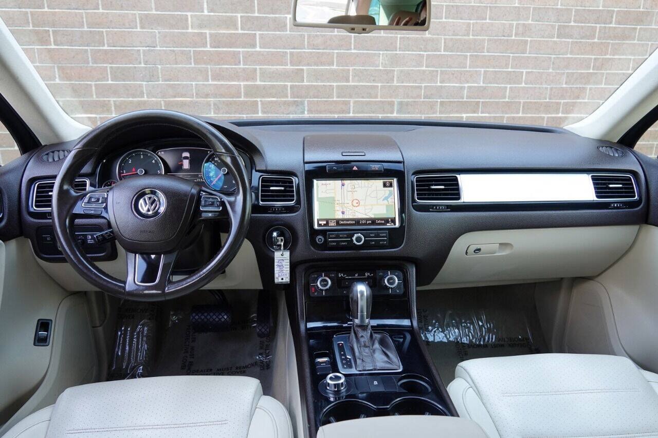 Used 2012 Volkswagen Touareg Sport AWD/4WD image 53