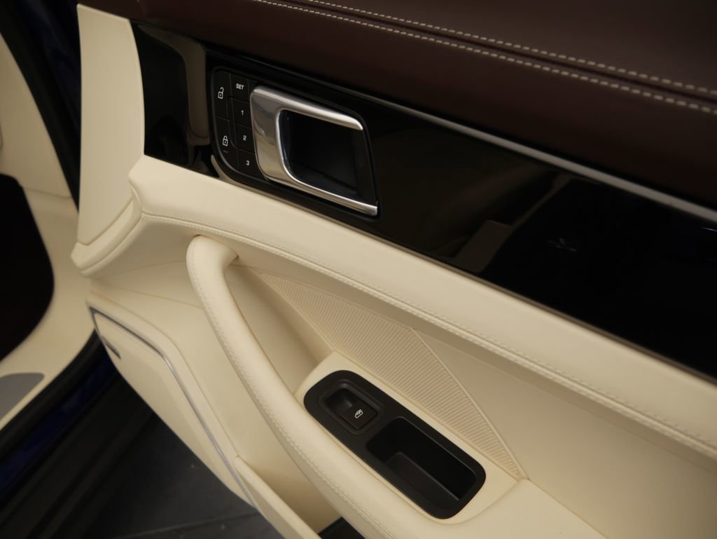 Certified 2023 Porsche Panamera 4S image 25