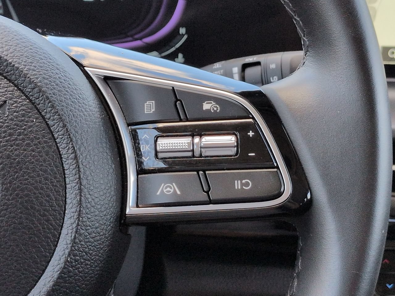 Used 2025 Kia Seltos S FWD image 25