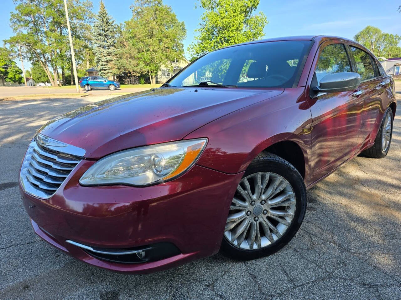Used 2011 Chrysler 200 Limited FWD image 1