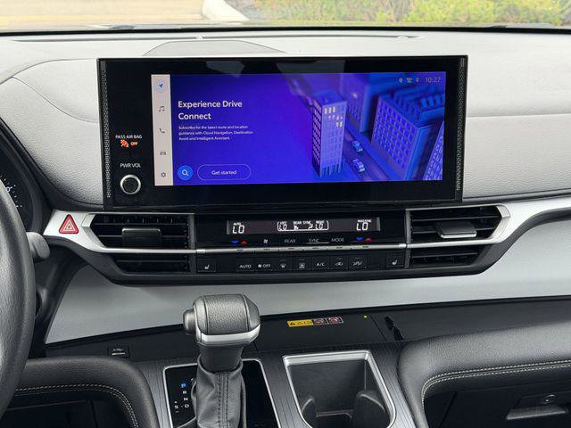 Certified 2025 Toyota Sienna XLE FWD image 15