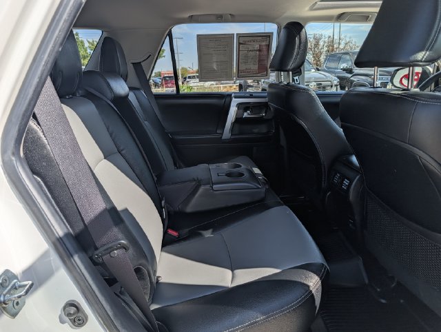 Used 2017 Toyota 4Runner SR5 Premium RWD image 30