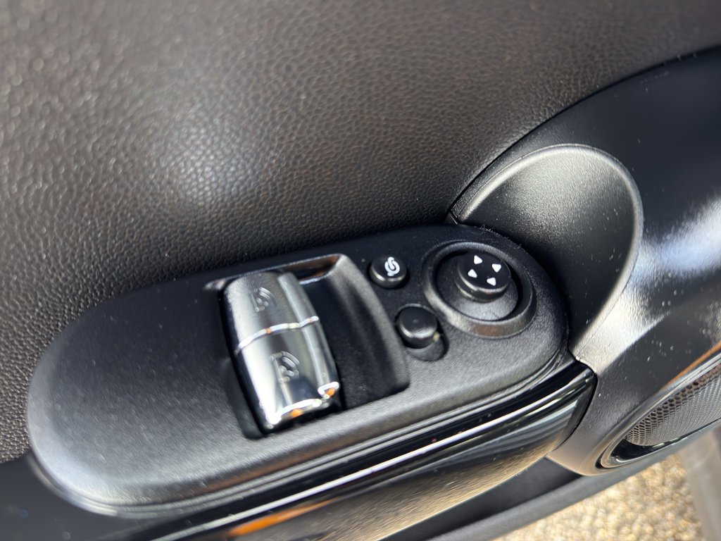 Used 2017 MINI Cooper S image 16