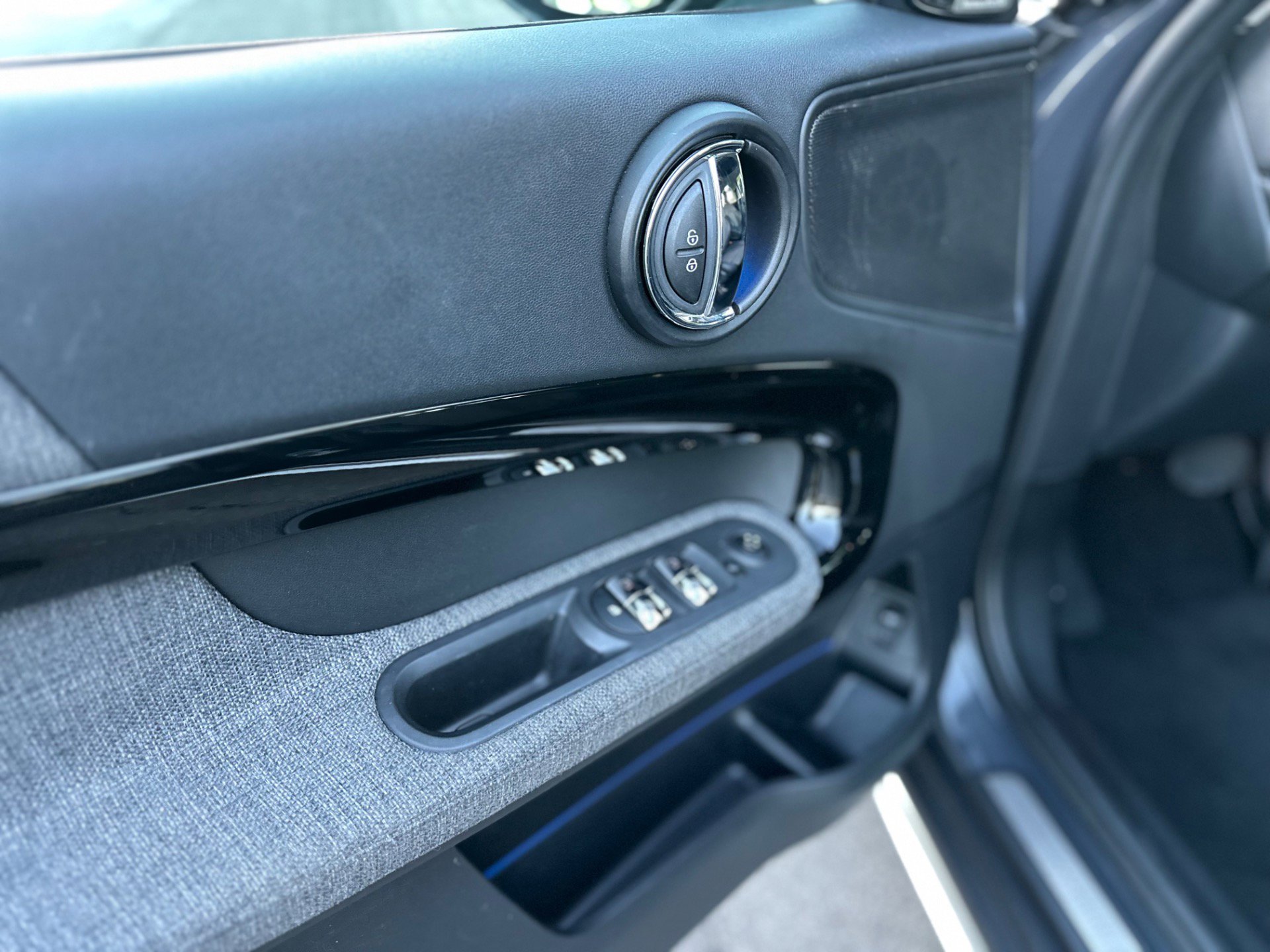 Used 2020 MINI Cooper Countryman S w/ Storage Package image 17