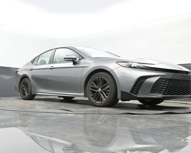 Used 2026 Toyota Camry SE image 23