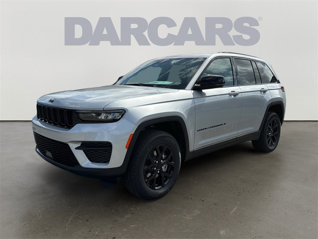 New 2025 Jeep Grand Cherokee Altitude image 3