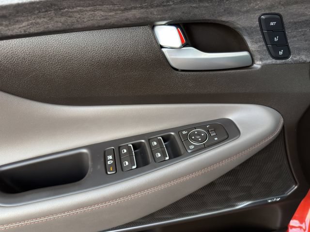 Used 2020 Hyundai Santa Fe Limited AWD/4WD image 25