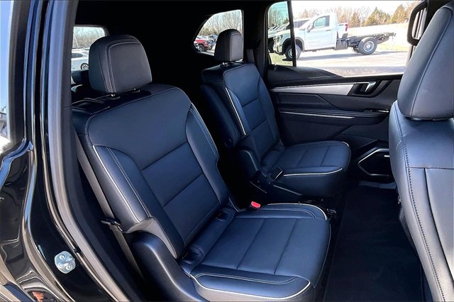 Used 2025 Buick Enclave Preferred image 24