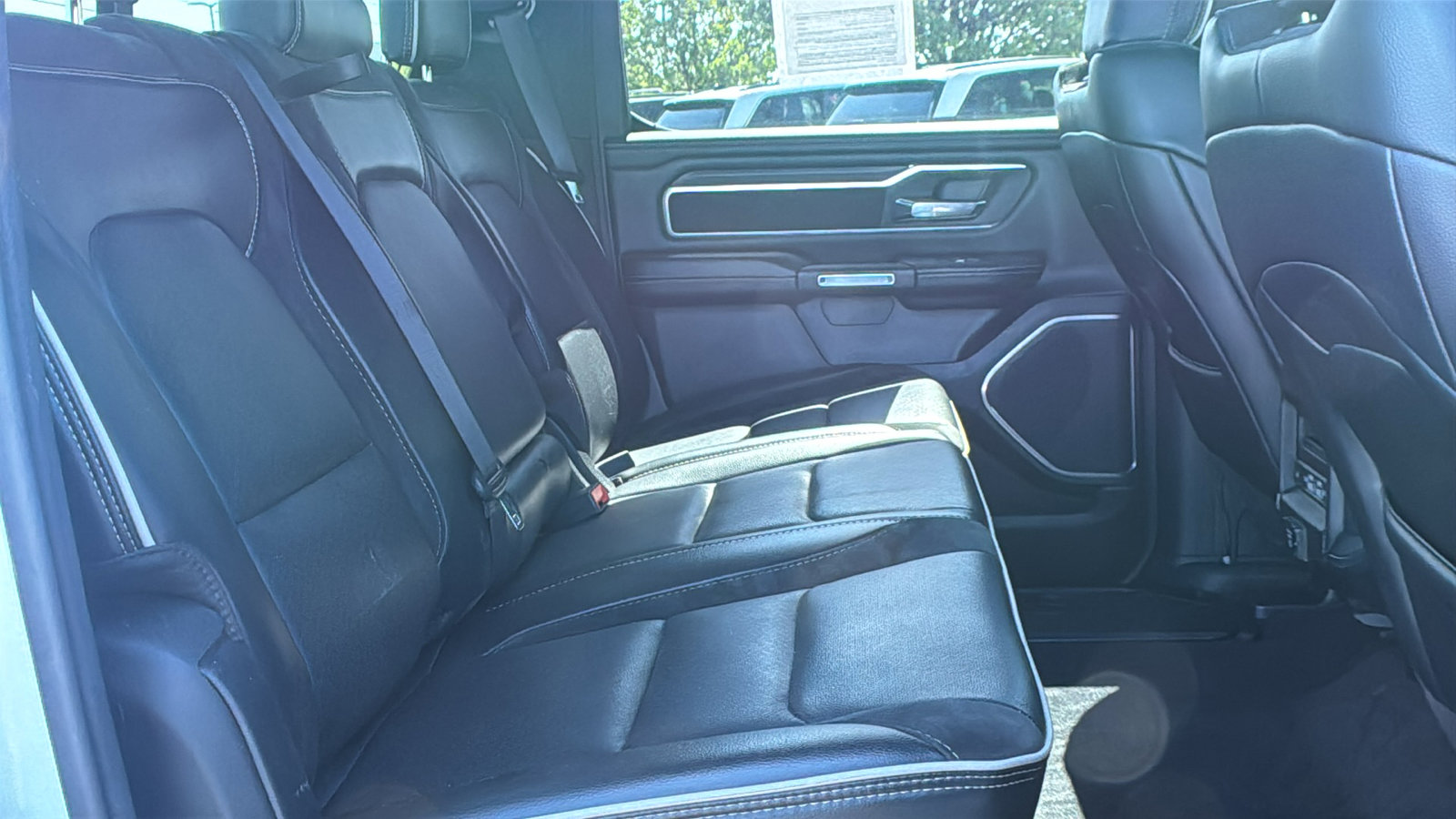 Used 2025 RAM 1500 Laramie AWD/4WD image 17