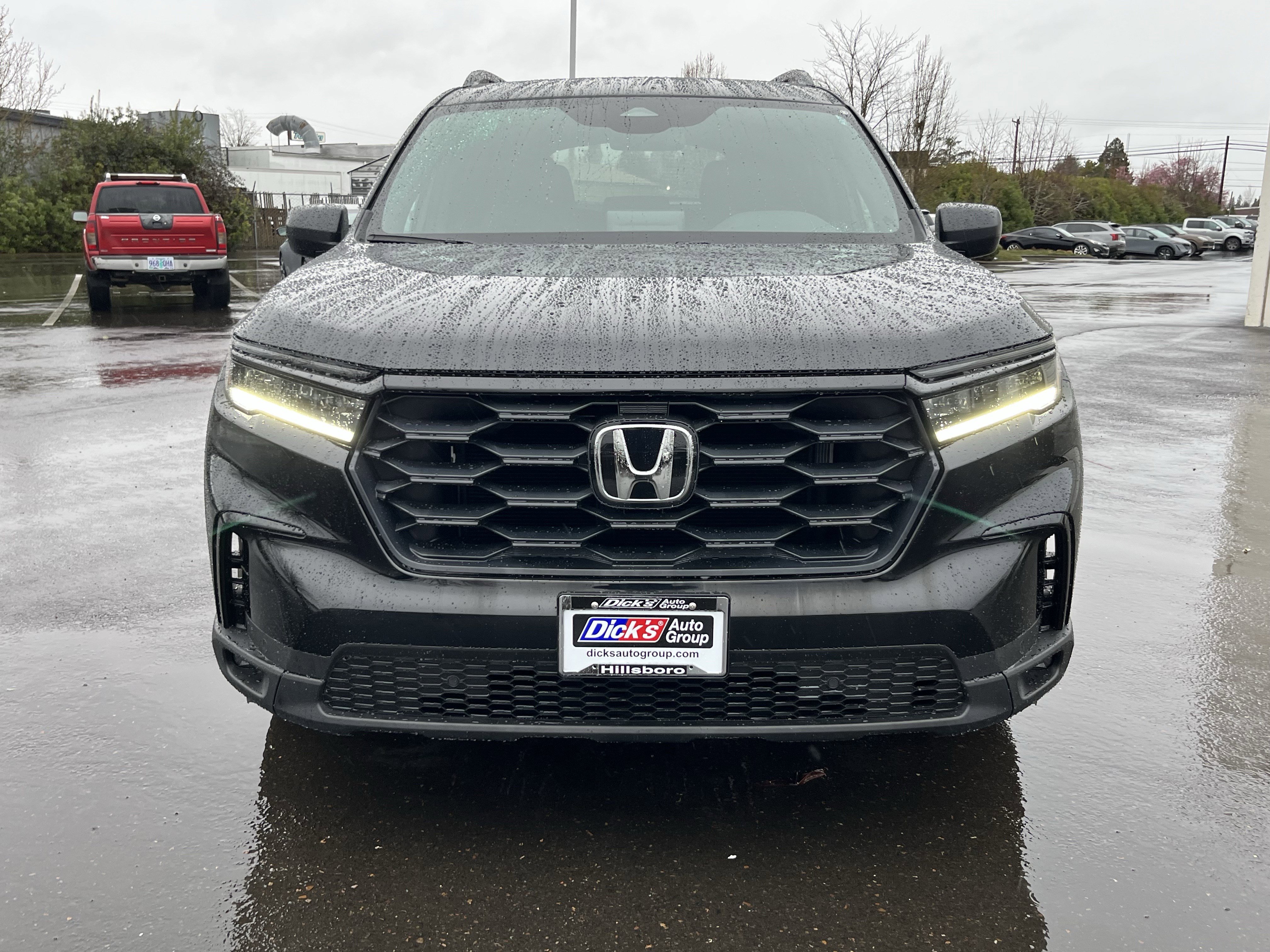 Used 2025 Honda Pilot Sport image 8