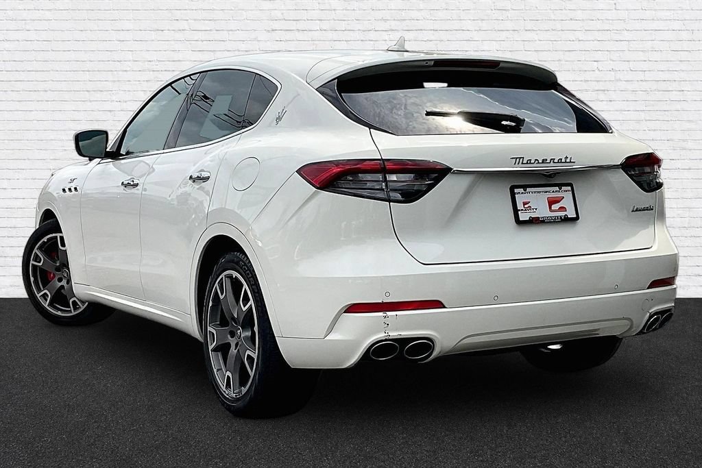 Used 2023 Maserati Levante GT AWD/4WD image 4