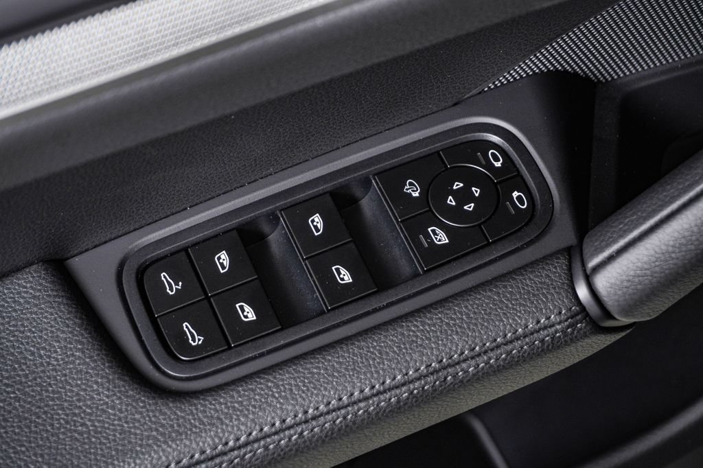 New 2026 Porsche Cayenne AWD/4WD image 24