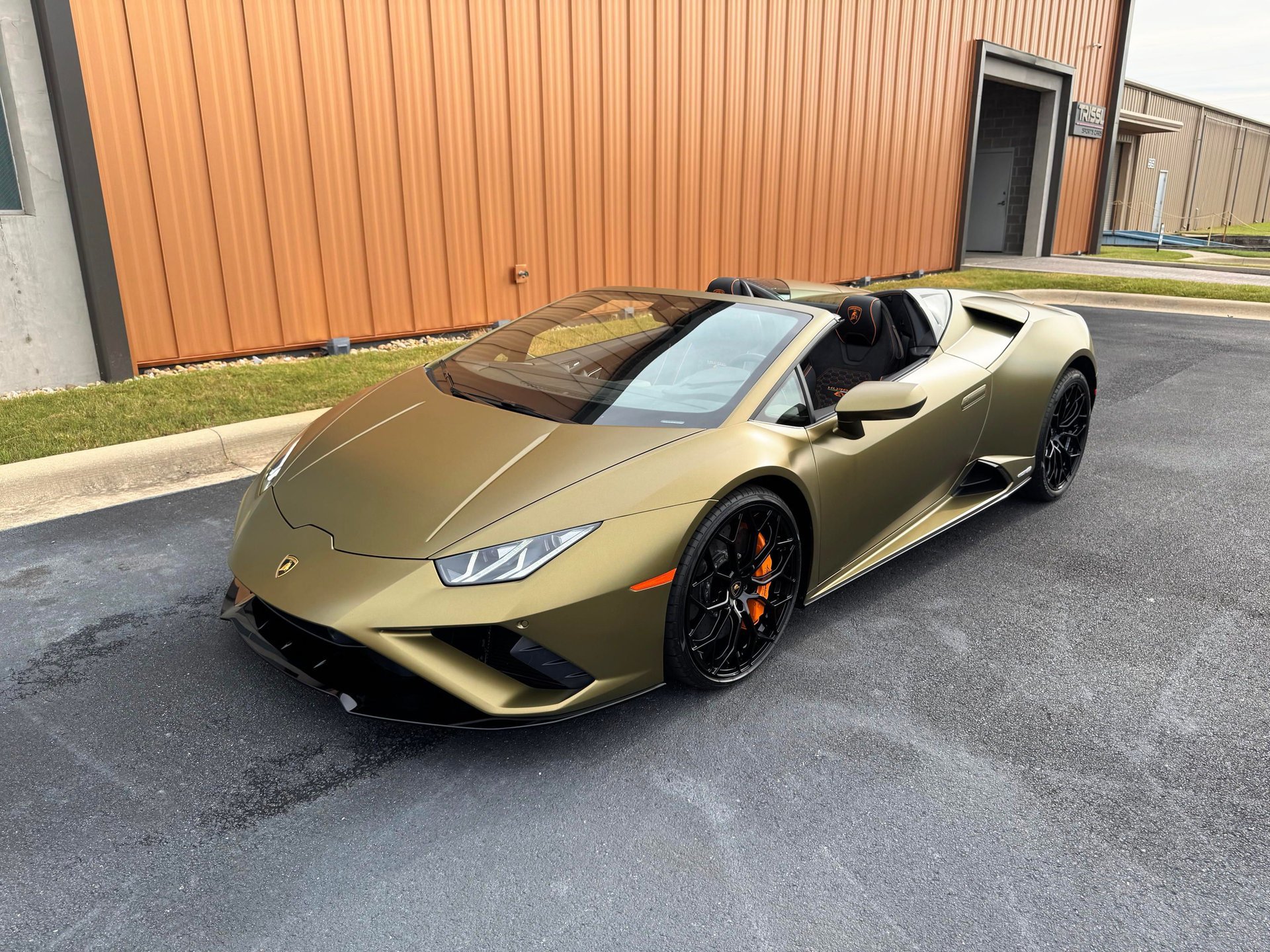Used 2023 Lamborghini Huracan EVO RWD image 10