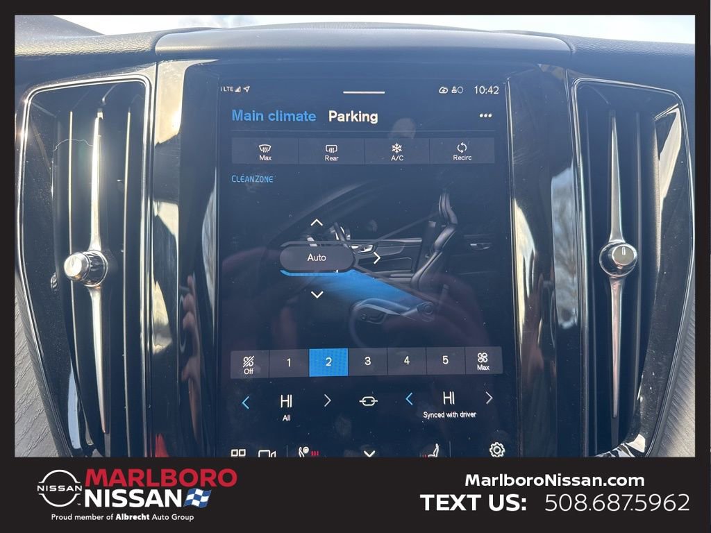 Used 2025 Volvo XC60 B5 Plus w/ Climate Package image 30