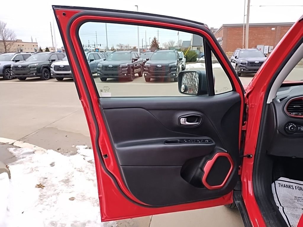 Used 2019 Jeep Renegade Trailhawk w/ UConnect 8.4 Nav Group image 20