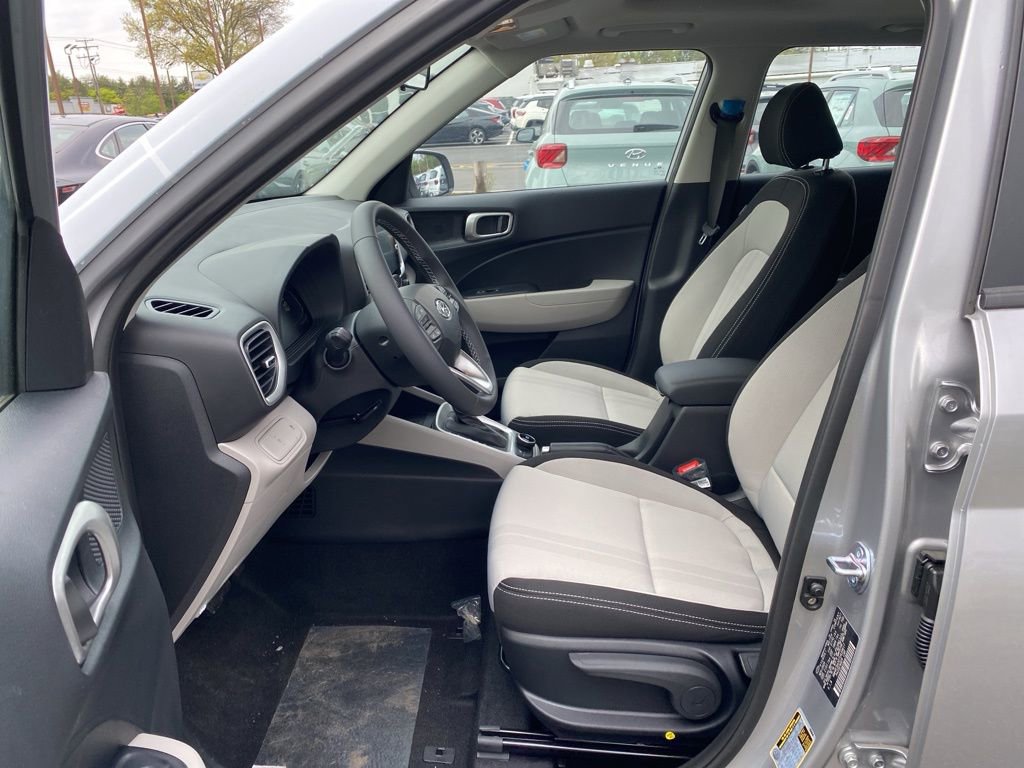 New 2026 Hyundai Venue SEL FWD image 12