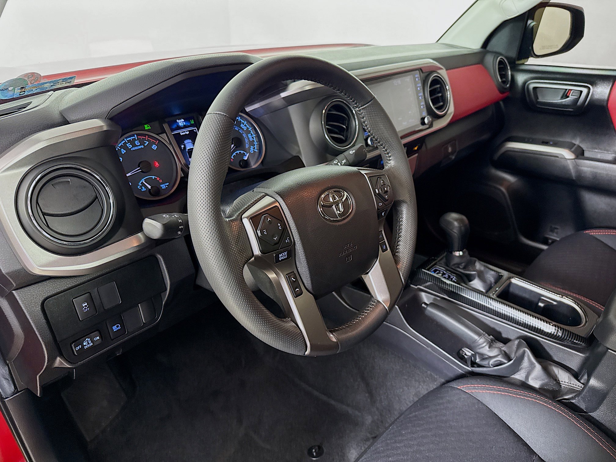 Used 2022 Toyota Tacoma SR5 image 8