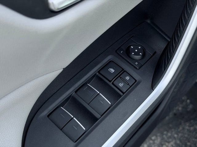 Used 2022 Toyota RAV4 XLE w/ Convenience Package AWD/4WD image 16