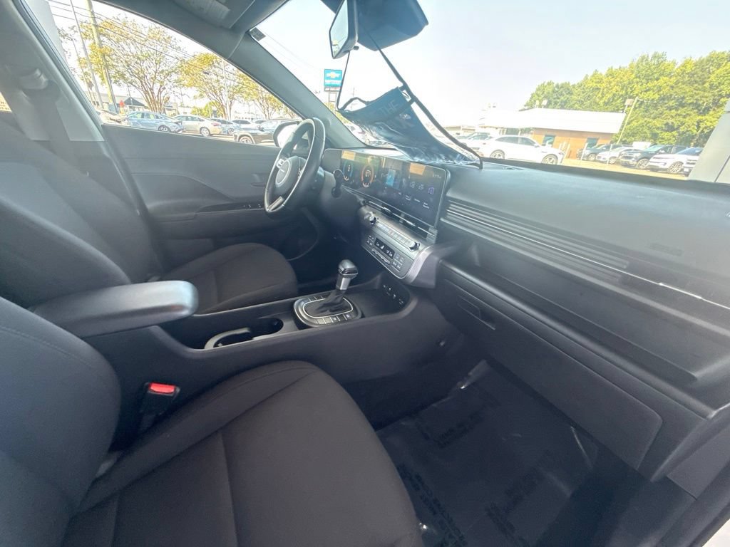 Used 2025 Hyundai Kona SEL FWD image 35