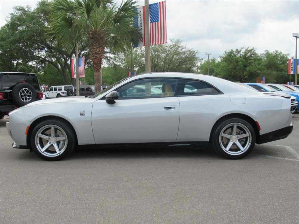 Used 2026 Dodge Charger Scat Pack AWD/4WD image 4