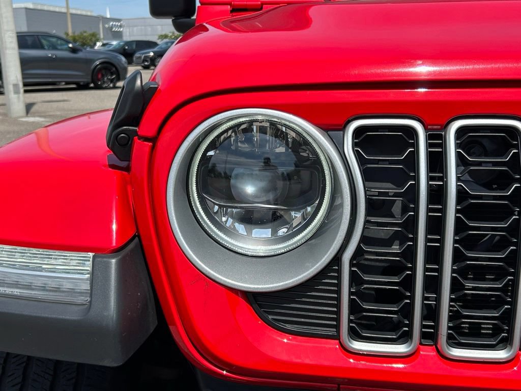 Used 2025 Jeep Wrangler Unlimited Sahara AWD/4WD image 36
