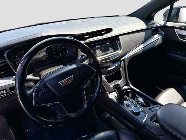 Used 2021 Cadillac XT5 Luxury w/ LPO, Illumination Package image 9
