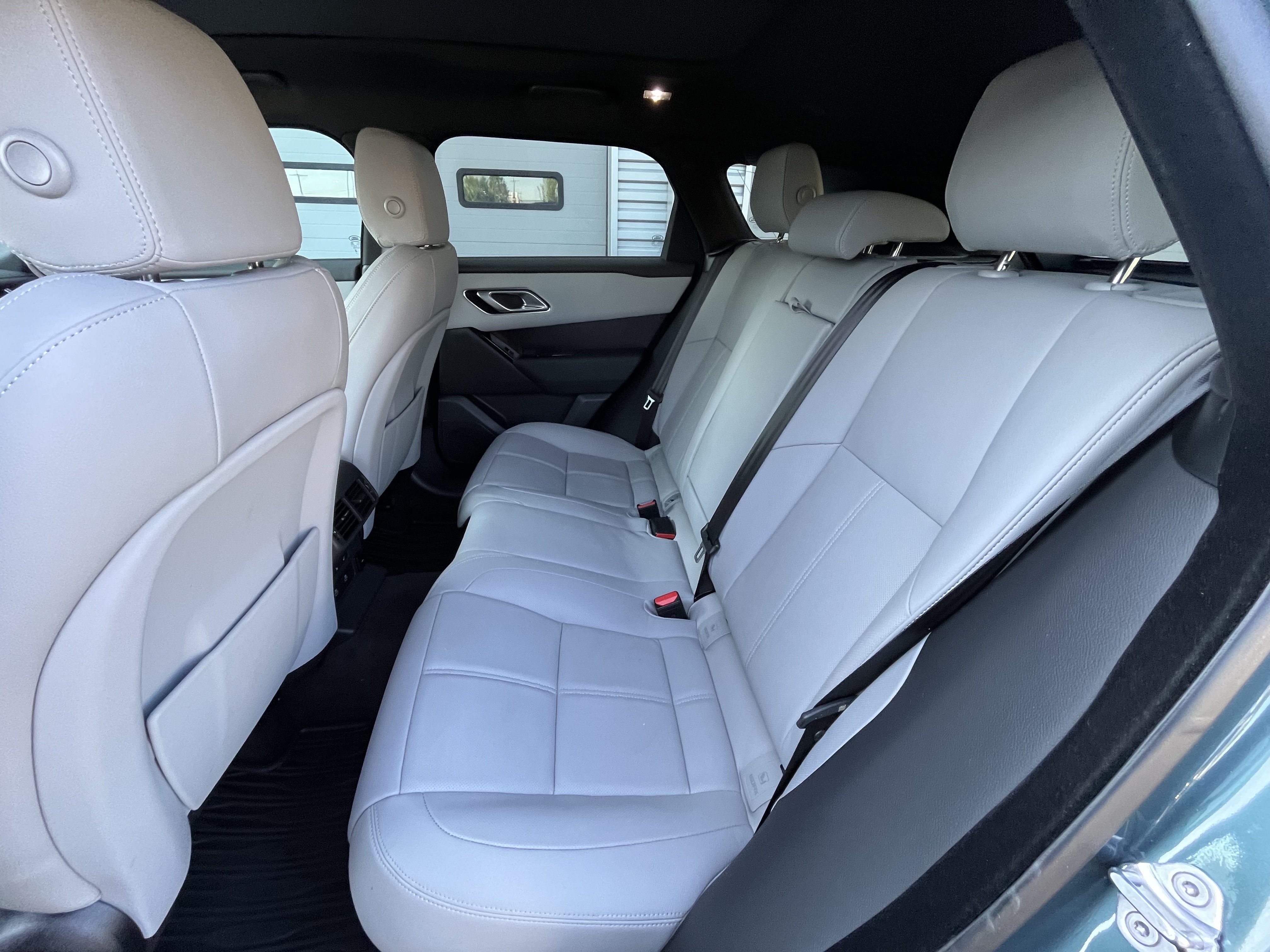 Certified 2026 Land Rover Range Rover Velar Dynamic SE AWD/4WD image 33