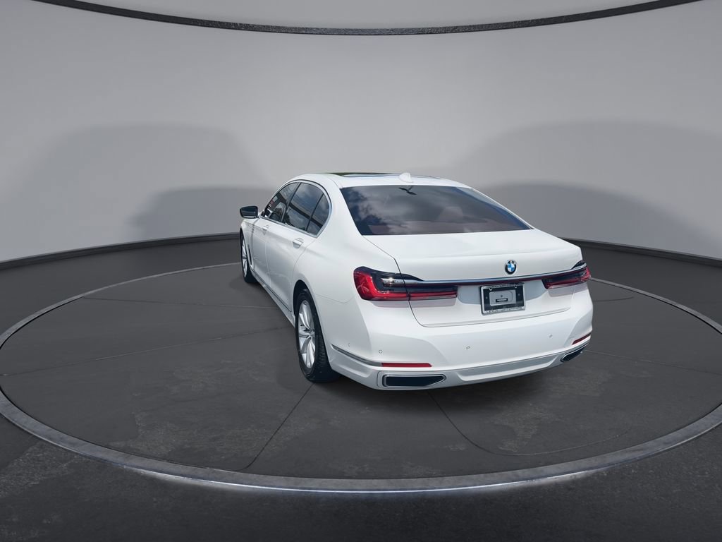 Used 2022 BMW 740i image 7