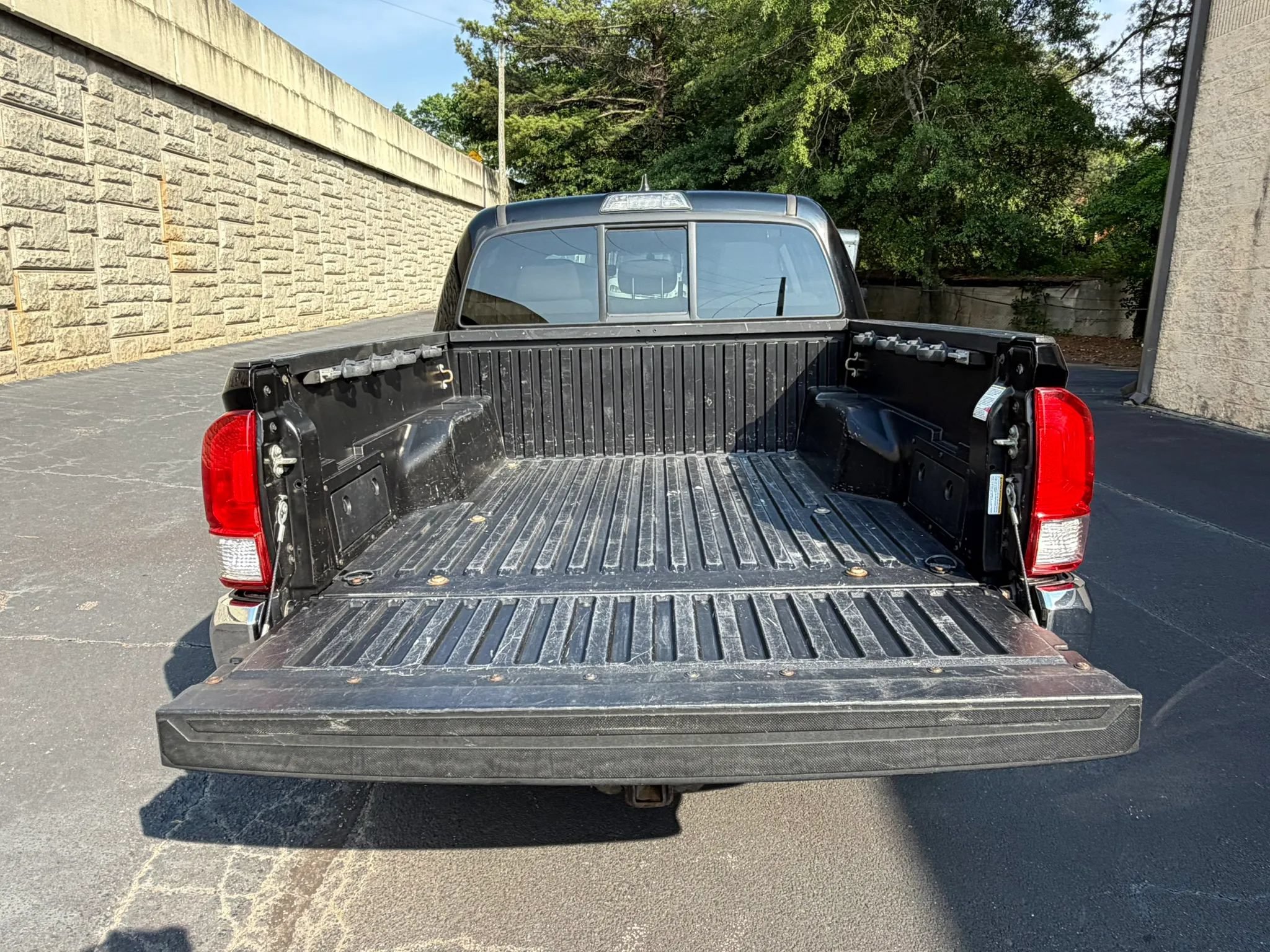 Used 2017 Toyota Tacoma SR5 w/ Tow Package AWD/4WD image 34