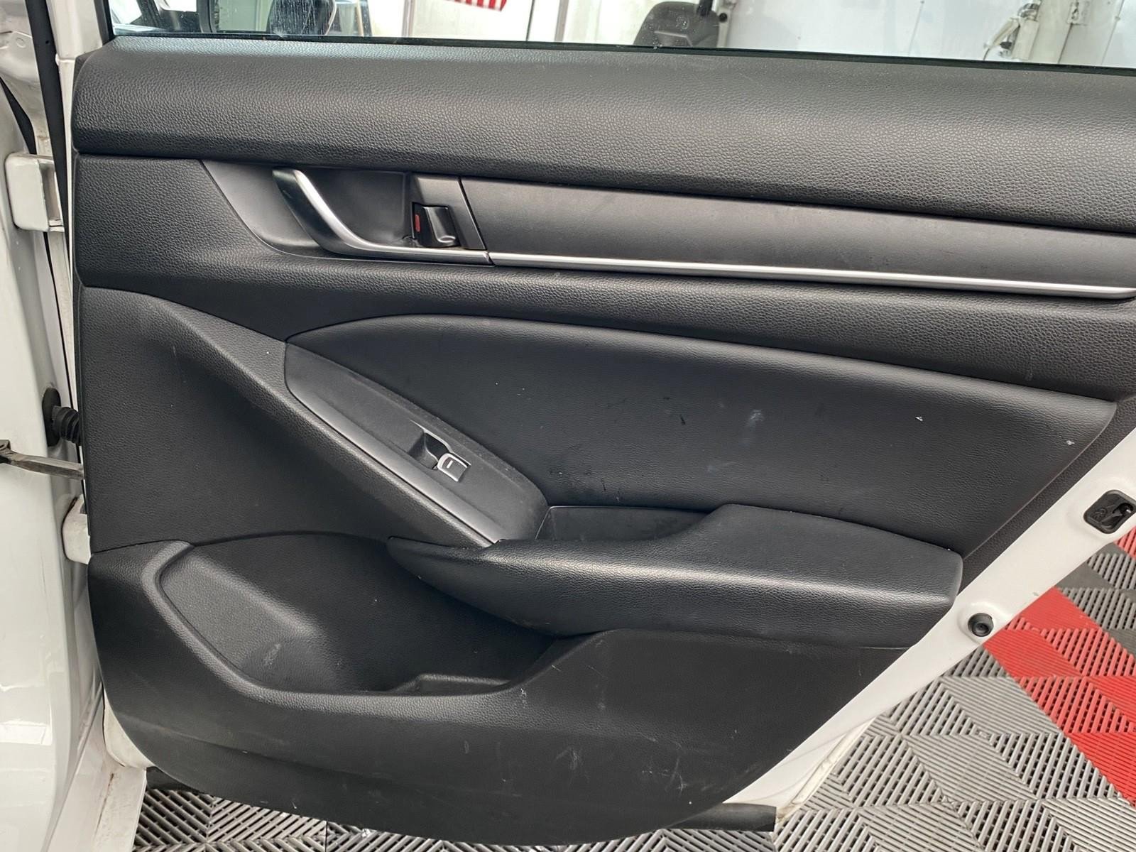 Used 2018 Honda Accord LX image 10