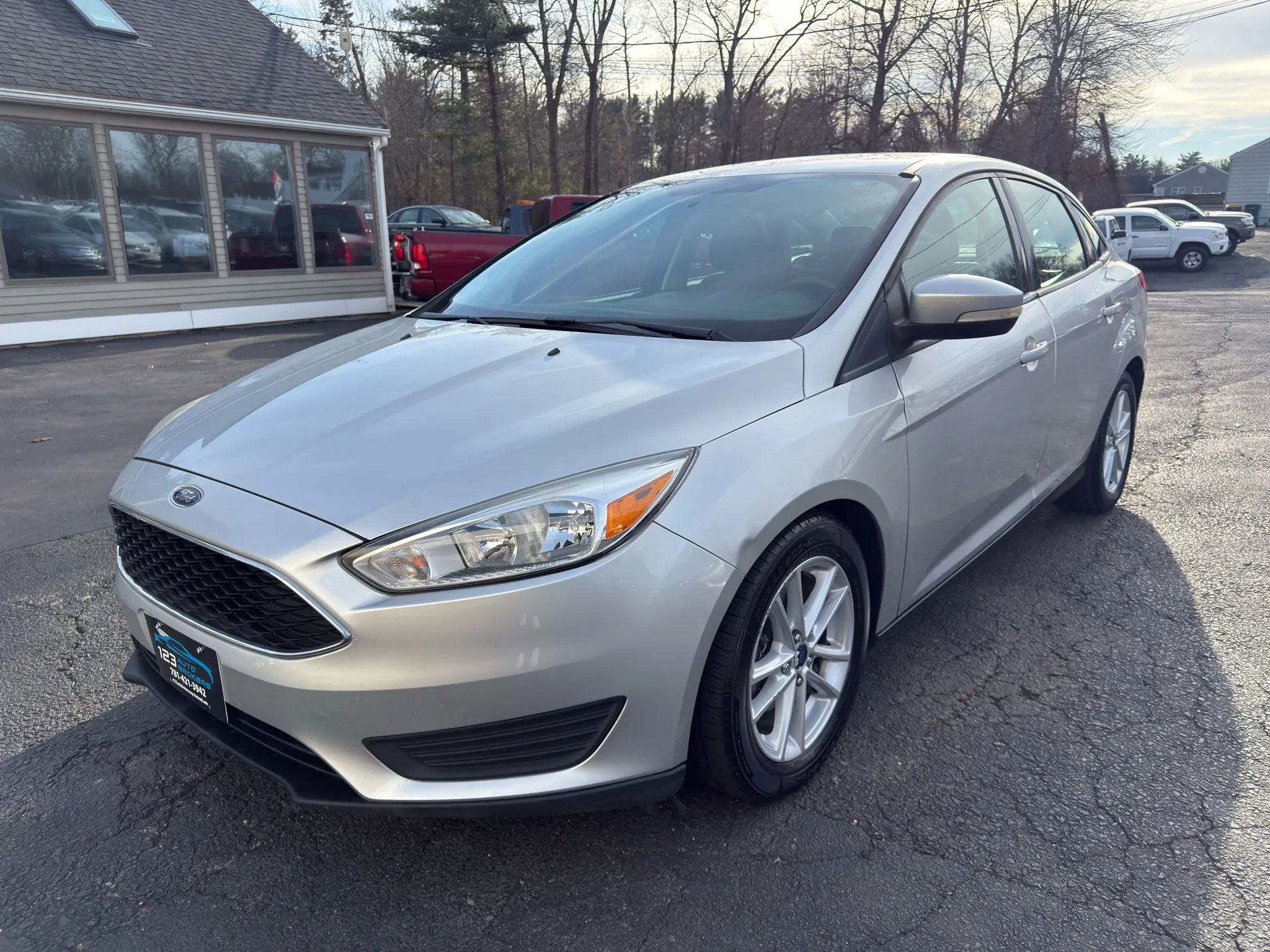 Used 2017 Ford Focus SE image 3
