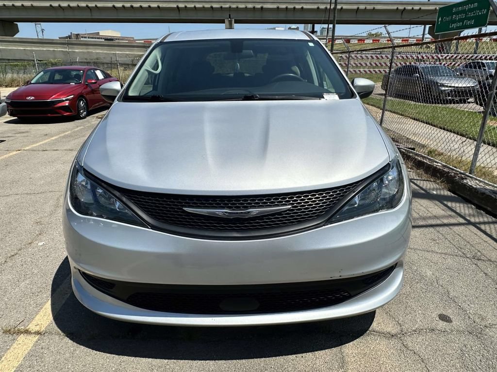 Used 2022 Chrysler Voyager LX FWD image 20