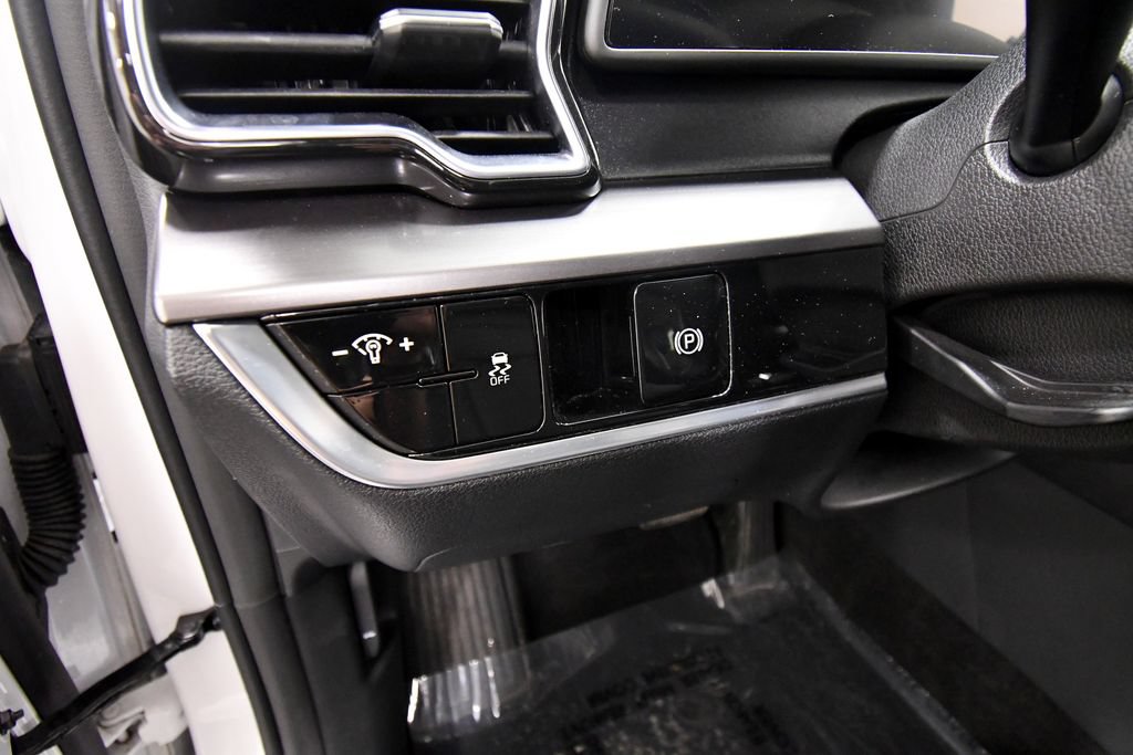 Certified 2023 Kia Sportage EX AWD/4WD image 19