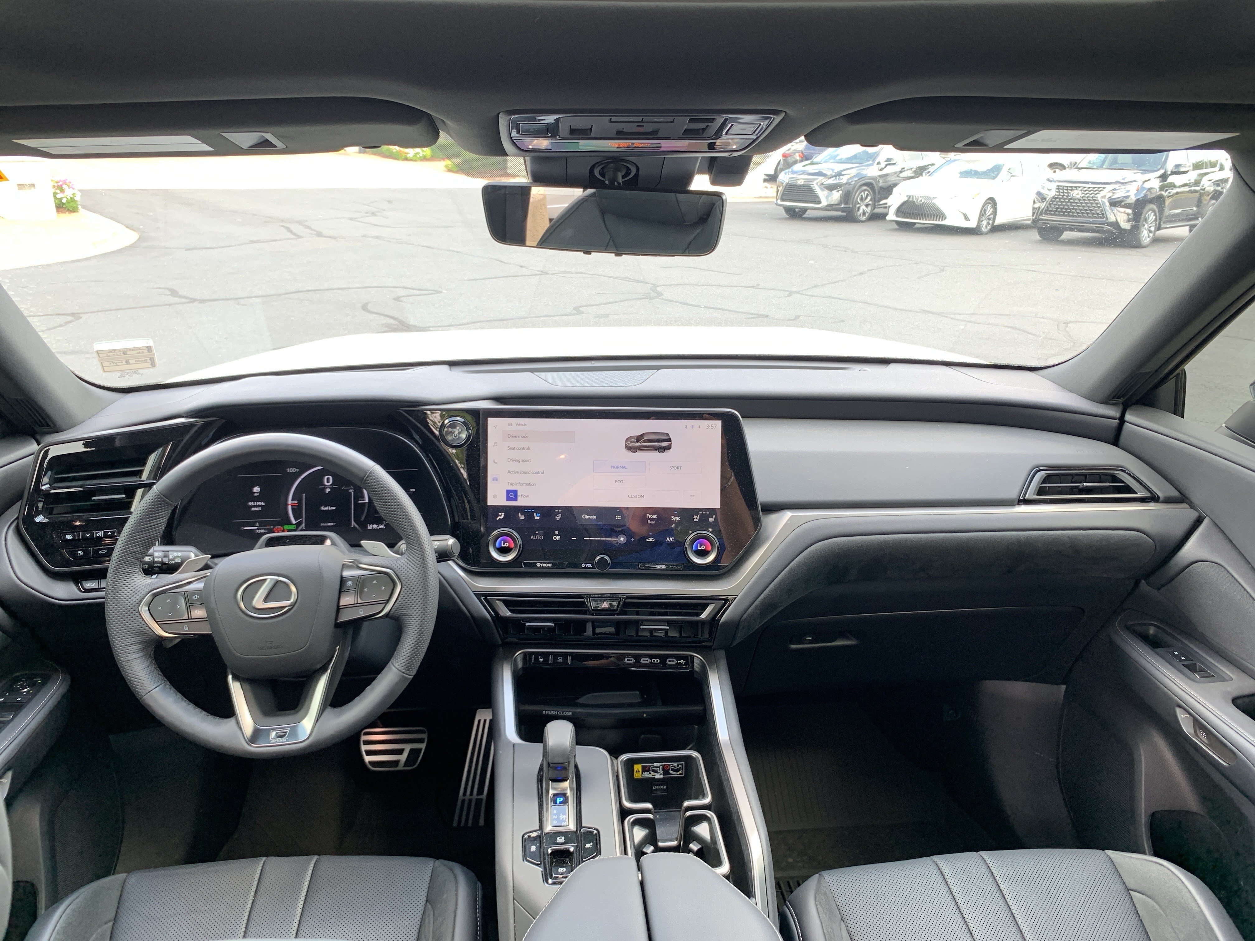 Certified 2026 Lexus TX 500h AWD w/ Technology Package image 30