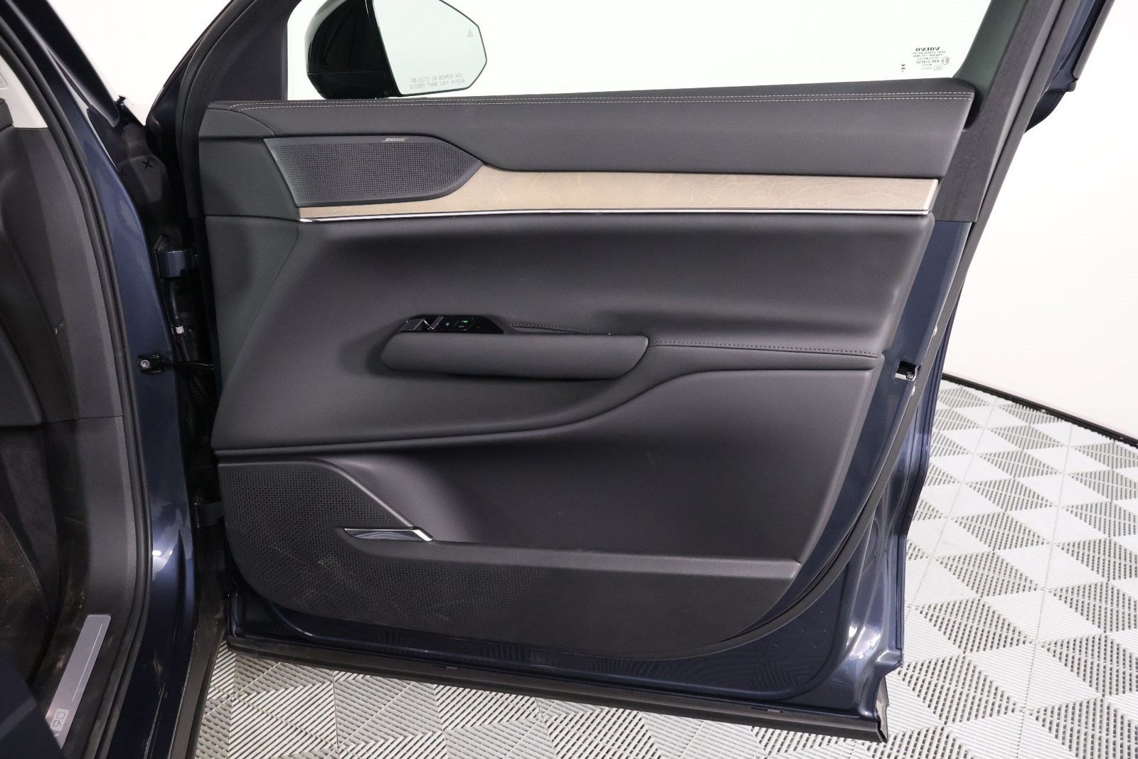 Used 2026 Volvo EX90 Plus RWD image 21