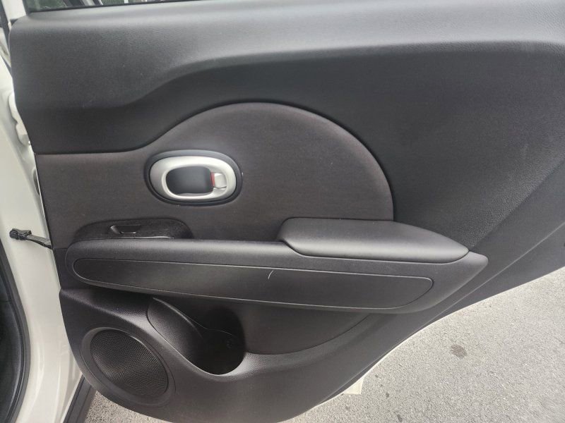 Used 2016 Kia Soul + w/ Designer's Package image 9