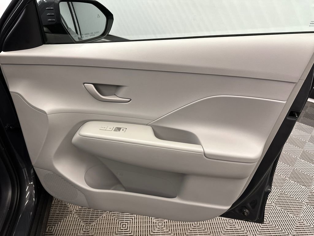 Used 2024 Hyundai Kona SEL w/ Convenience Package image 15