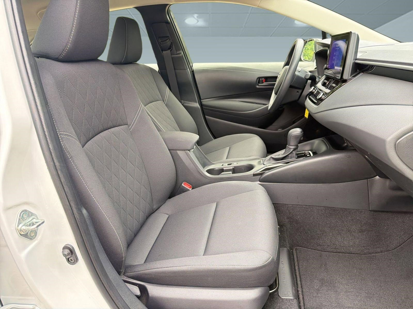 Used 2026 Toyota Corolla LE FWD image 27