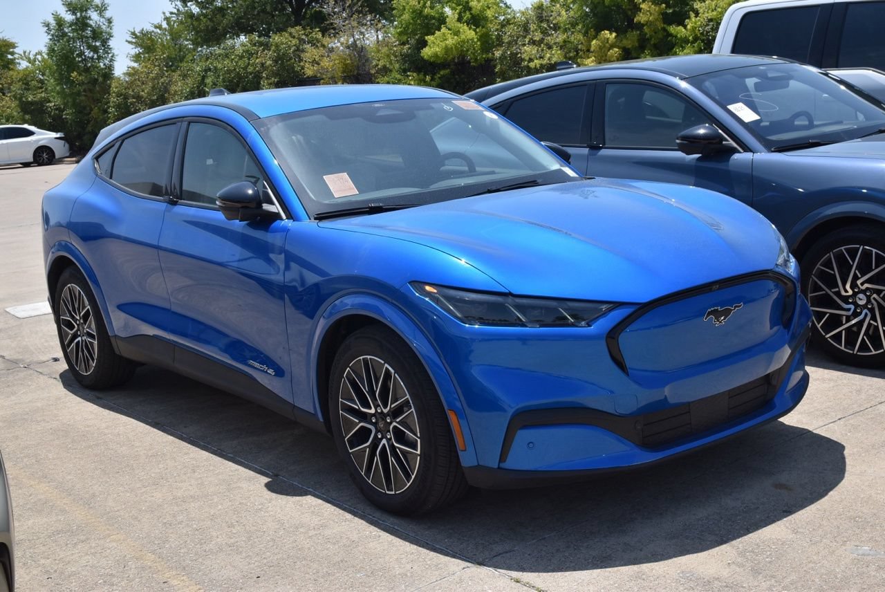 Certified 2025 Ford Mustang Mach-E Premium AWD/4WD image 4