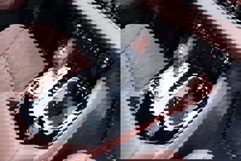 New 2025 Mitsubishi Outlander SEL image 7