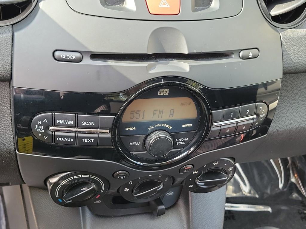 Used 2011 MAZDA MAZDA2 Touring FWD image 30