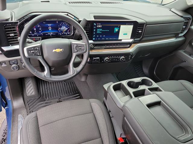 Used 2025 Chevrolet Silverado 3500 LT image 9