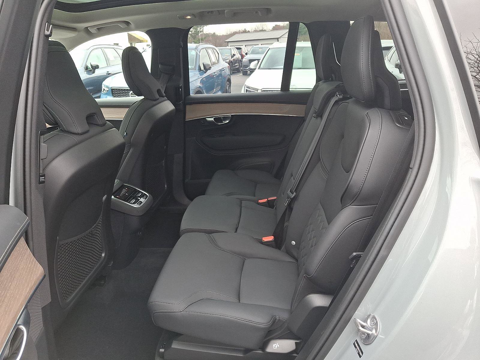 Certified 2025 Volvo XC90 B6 Plus image 11