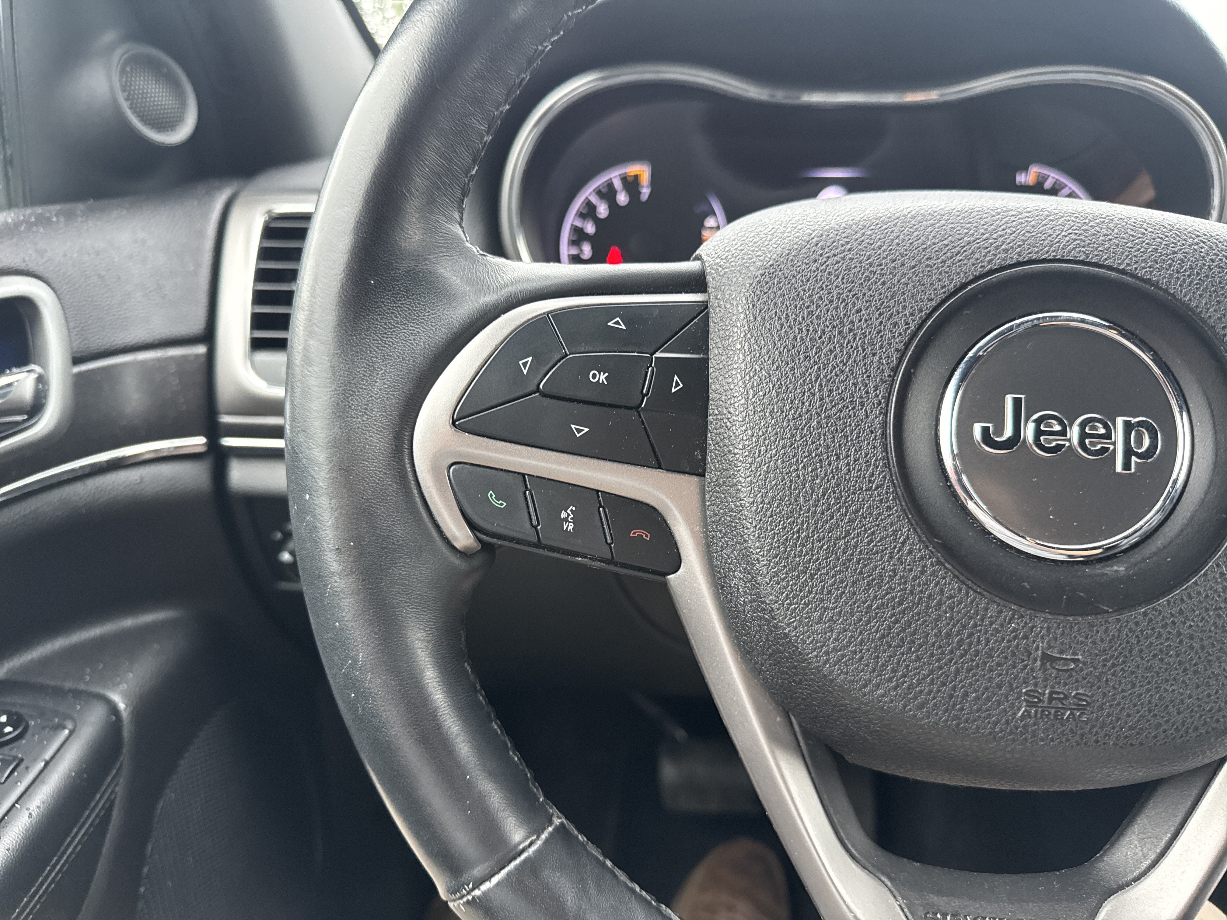 Used 2018 Jeep Grand Cherokee Limited AWD/4WD image 18